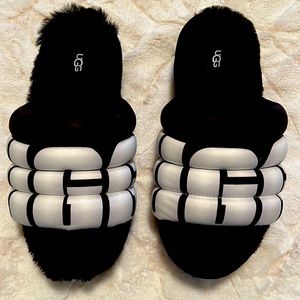 UGG slippers  (Brand New) only wore once for about 30 min